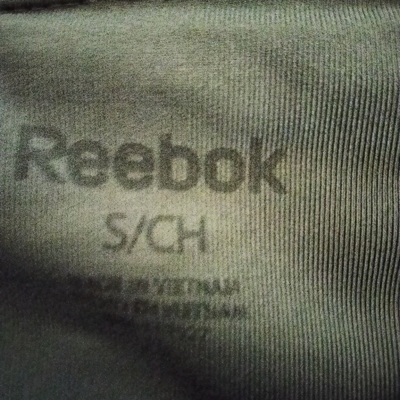 Lululemon leggings and Reebok shorts excellent excellent condition - Picture 8 of 9